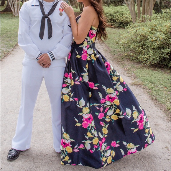 Formal Dress - Picture 1 of 3